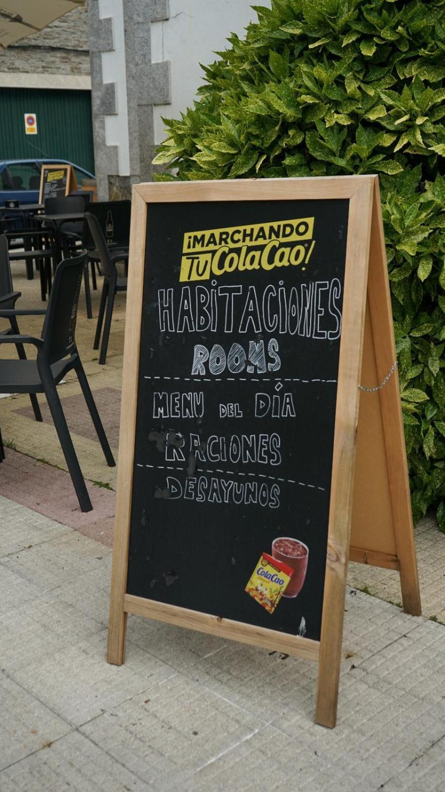 Pension Castro Parrillada Samos Bagian luar foto