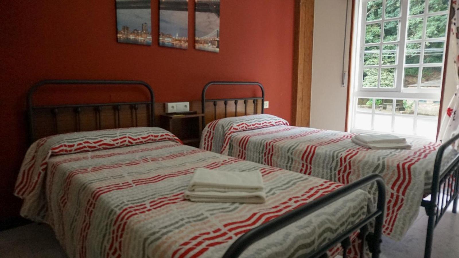 Pension Castro Parrillada Samos Bagian luar foto